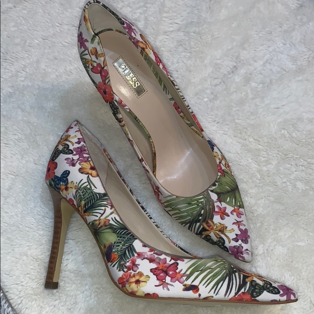 GUESS Gweloy2 pumps NWT size 8